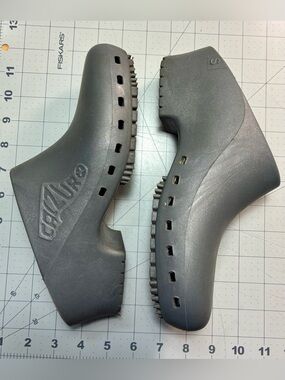 Calzuro Classic Clogs without Upper Holes in Metal Grey 37/38